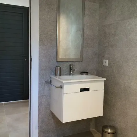 Holiday home Lucienne Bandol, T2, 4 Etoiles Avec Garage, Calanques