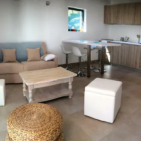 Holiday home Lucienne Bandol, T2, 4 Etoiles Avec Garage, Calanques *