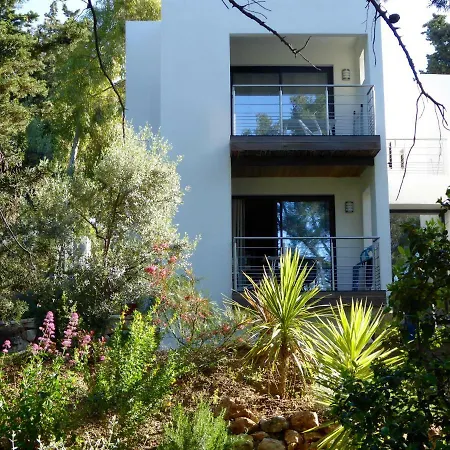 Lucienne Bandol, T2, 4 Etoiles Avec Garage, Calanques Holiday home Bandol