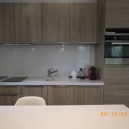 Lucienne Bandol, T2, 4 Etoiles Avec Garage, Calanques Holiday home