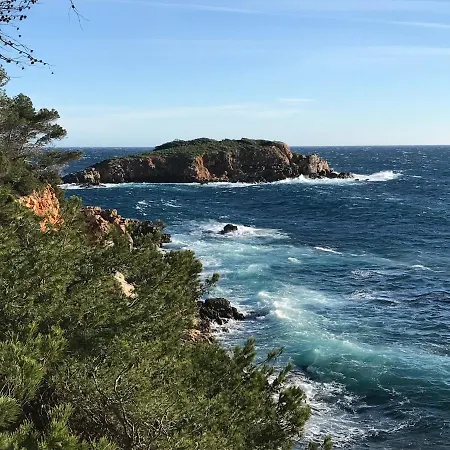 펜션 Lucienne Bandol, T2, 4 Etoiles Avec Garage, Calanques 방돌
